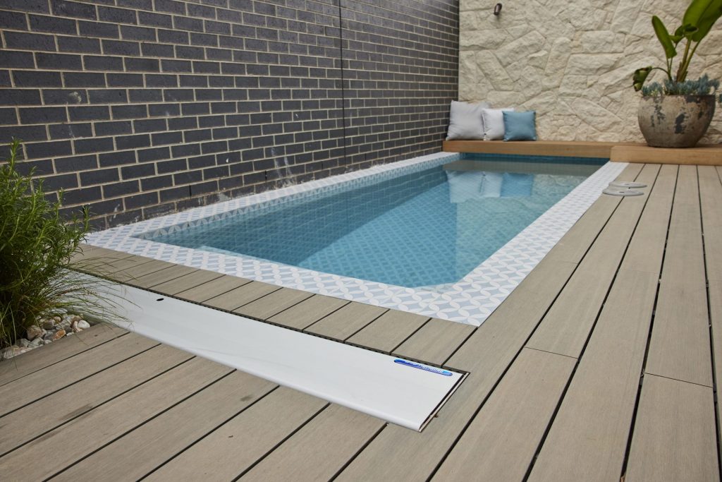 Factors to consider when selecting a pool cover